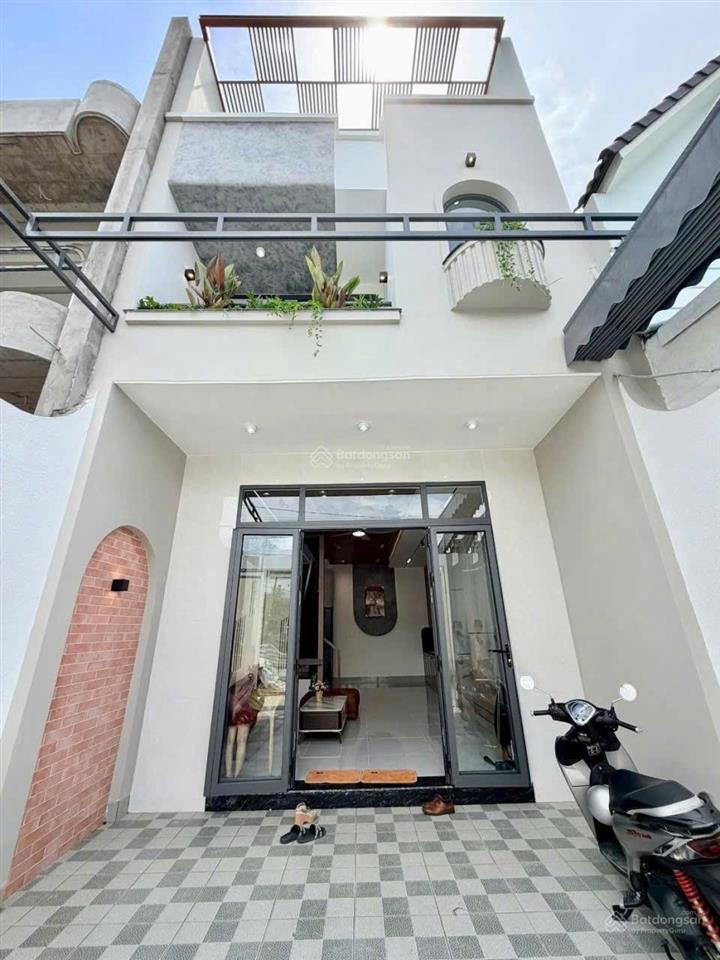 Bán nhà tam hiệp 1 trệt, 1 lầu, dt 90m2, giá 4,250 tỷ,  0906 694 ***