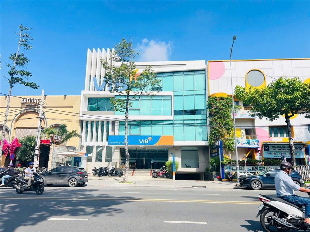 Bán tòa nhà mặt tiền võ thị sáu 1 trệt, 3 lầu, hầm, dòng tiền hơn 3,3 tỷ/năm,  0906 694 ***