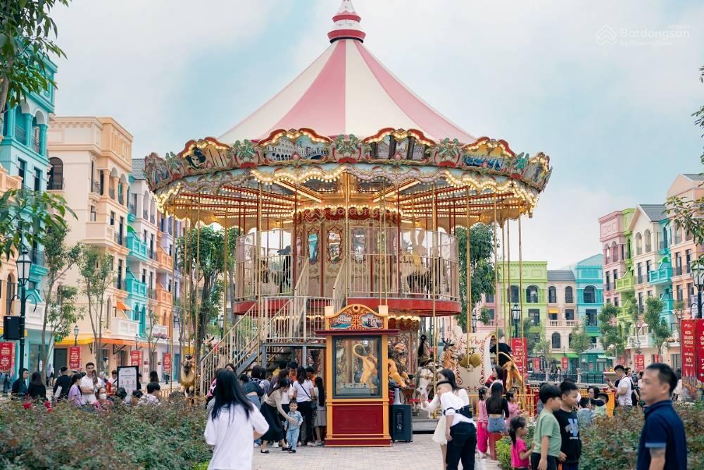 Bán căn shophouse mega grand world hà nội đối diện mặt sông và quảng trường