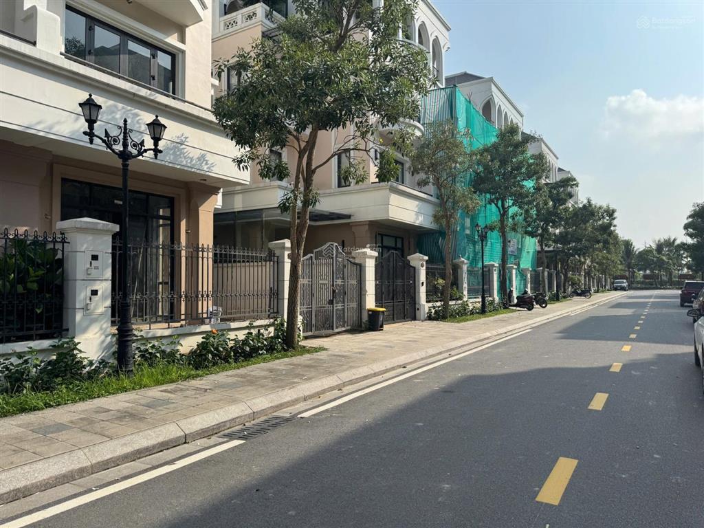 Cần bán nhanh căn biệt thự tứ lập cọ xanh 120m2 đã hoàn thiện giá rẻ hơn căn thô