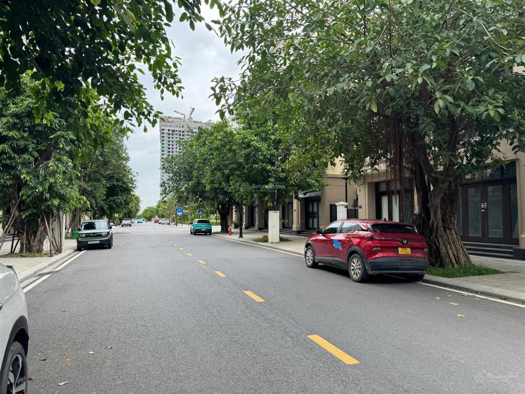Rẻ hơn gần 3 tỷ cho một căn liền kề 80m, ngay sát công viên mặt đường 20m gần chung cư