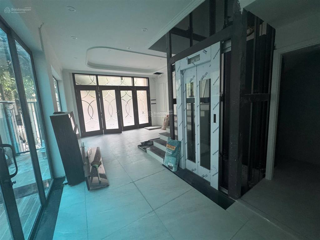 Bán cắt lỗ căn liền kề xẻ khe đã hoàn thiện full 5 tầng đẹp vinhomes ocean park 2