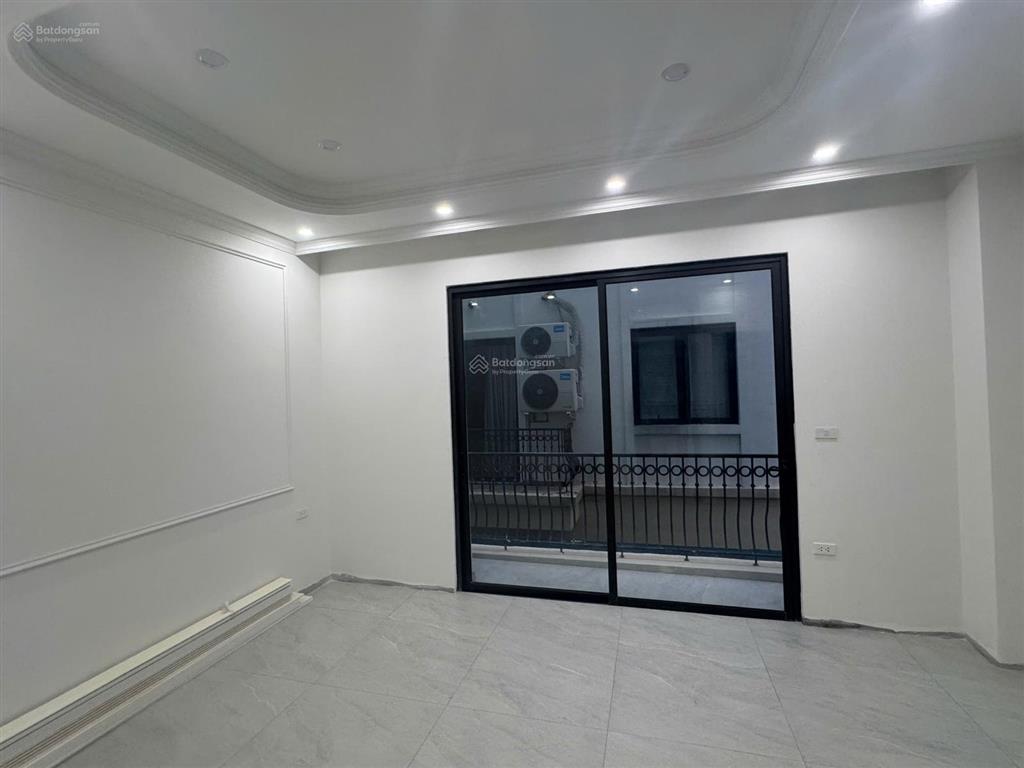 Bán cắt lỗ căn liền kề xẻ khe đã hoàn thiện full 5 tầng đẹp vinhomes ocean park 2