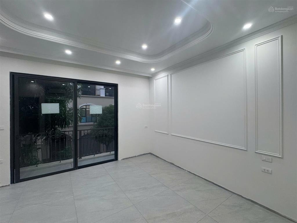 Bán cắt lỗ căn liền kề xẻ khe đã hoàn thiện full 5 tầng đẹp vinhomes ocean park 2