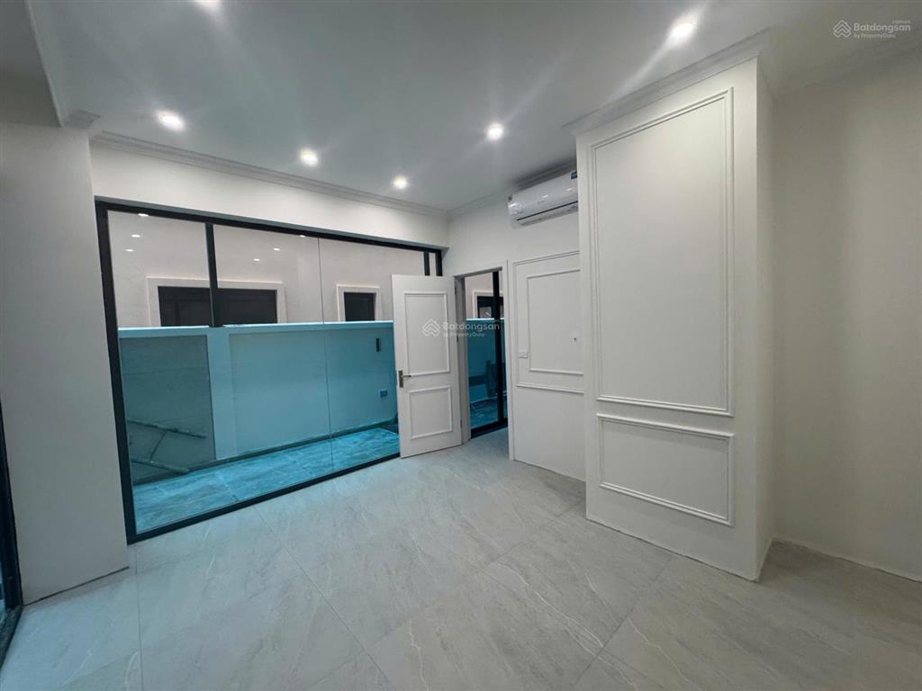 Bán cắt lỗ căn liền kề xẻ khe đã hoàn thiện full 5 tầng đẹp vinhomes ocean park 2