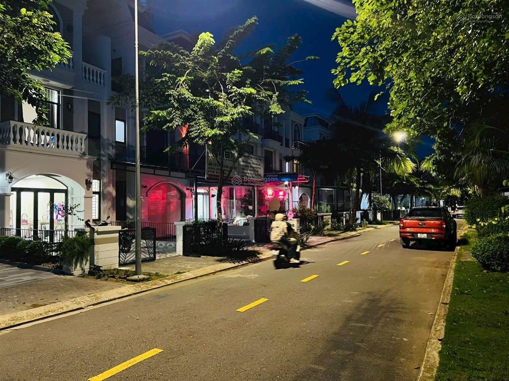 Bán nhà khu trần anh  tp tân an  long an