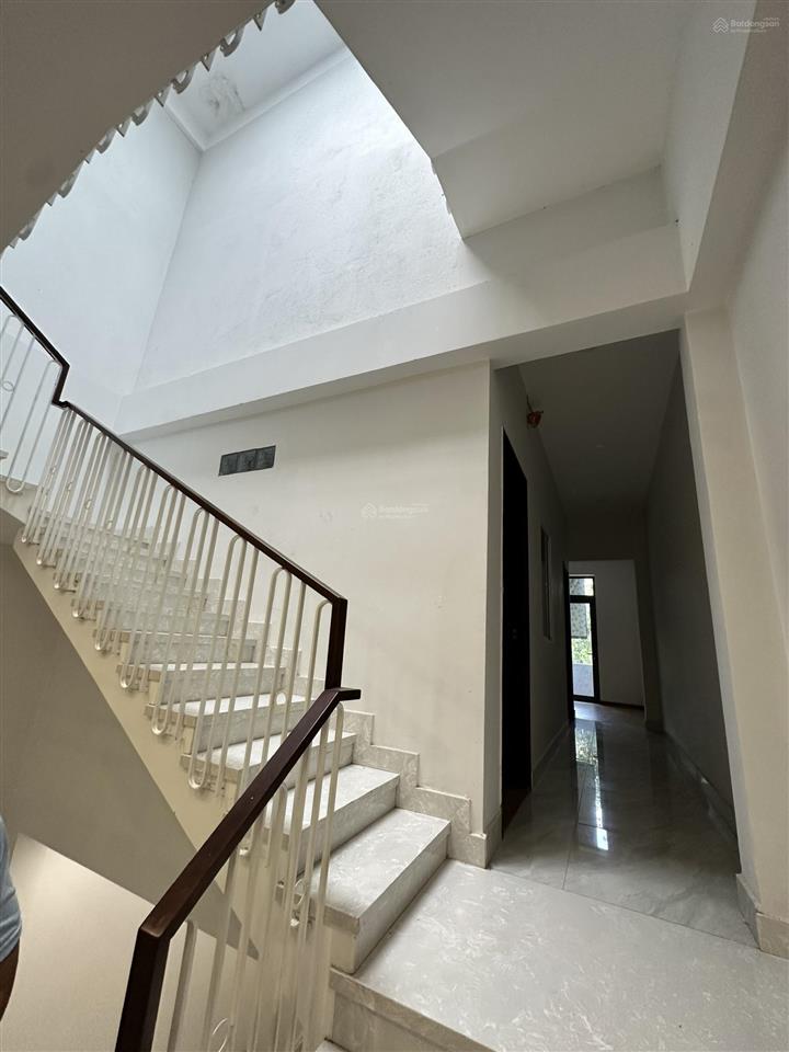Bán đất tặng nhà 3 tầng mt ngay nguyễn hữu dật  93m2  dòng tiền 130 triệu/năm  9.x tỷ giá đầu tư