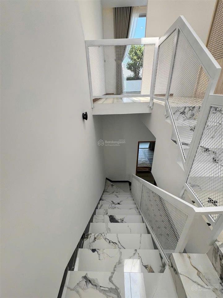 Bán nhà 3 tầng ngay bùi tá hán  61m2  tt khu nam việt á  nội thất xịn vào ở ngay  7.x tỷ