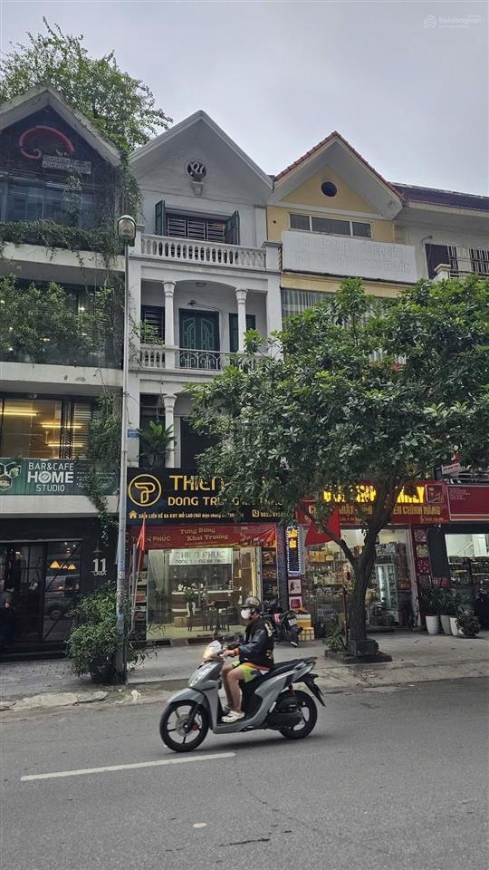 Bán nhà liền kề 6a khu c17 bca kđt làng việt kiều châu âu 70m 5 tầng kinh doanh cực tốt hơn 20 tỷ.