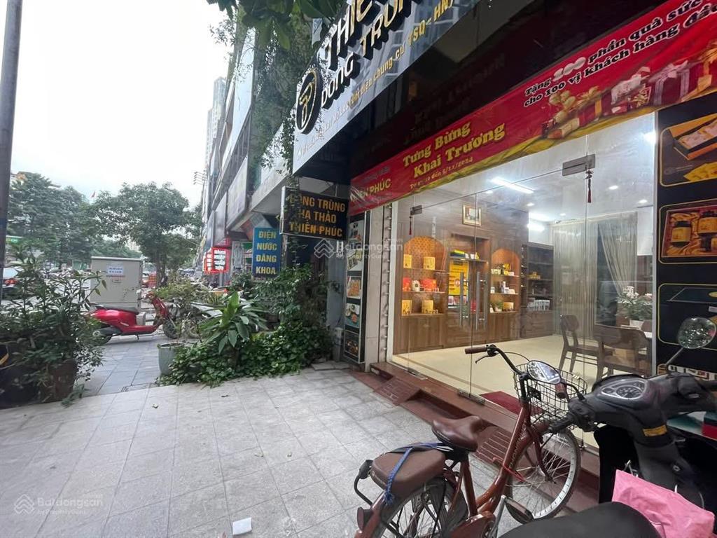 Bán nhà liền kề 6a khu c17 bca kđt làng việt kiều châu âu 70m 5 tầng kinh doanh cực tốt hơn 20 tỷ.