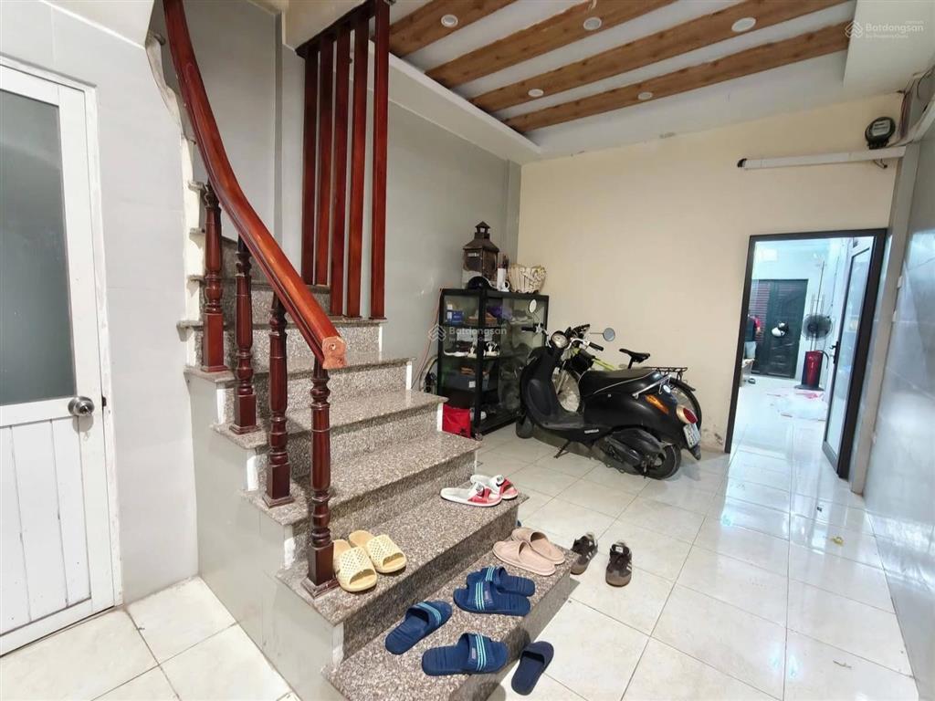 Bán nhà phân lô ô tô đỗ cửa nguy như kon tum 48m 5 tầng 12.3 tỷ.