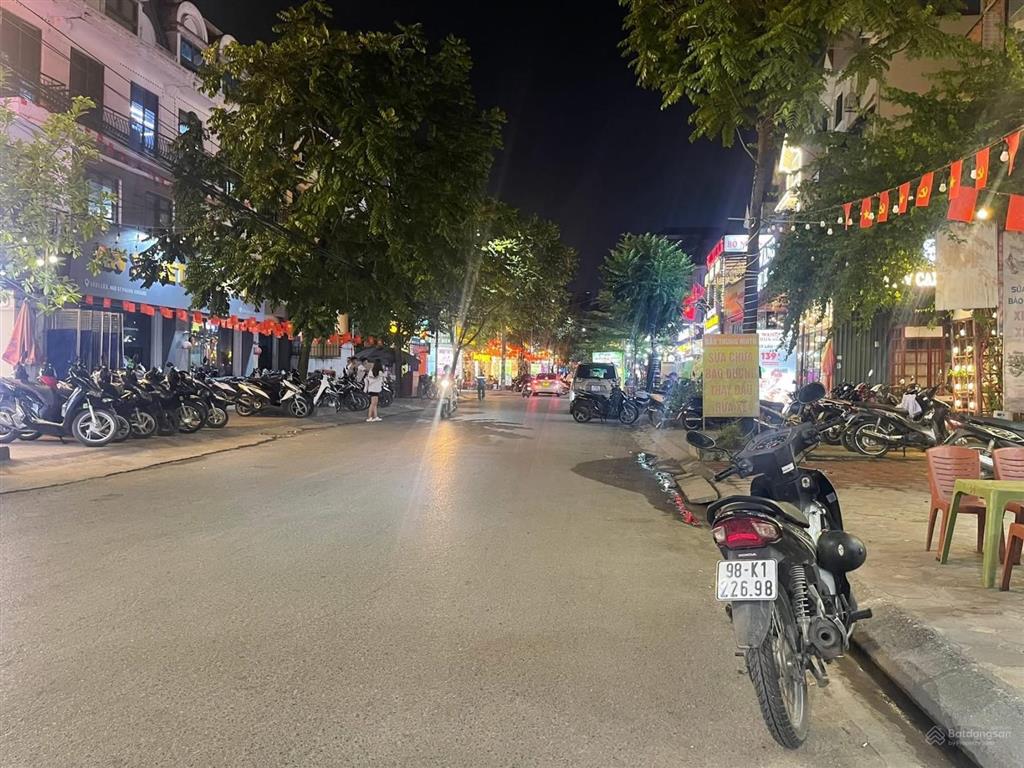 Bán kề phố nguyễn văn lộc mỗ lao 68m2 5 tầng kinh doanh tốt 19.9 tỷ.