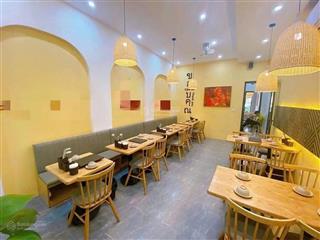 Sang nhượng nhà hàng mặt phố giảng võ