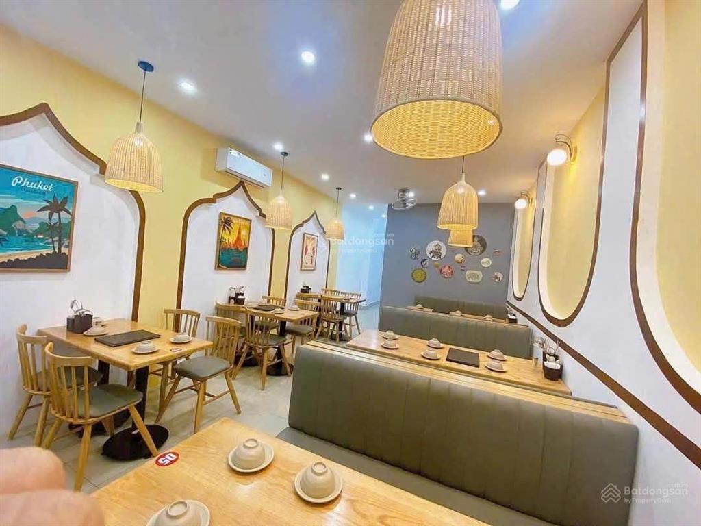 Cho thuê nhà mặt phố khâm thiên vị trí kinh doanh đắc địa diện tích 210m x 2,5 tầng giá 65tr