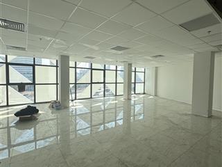 Cho thuê sàn tầng 5 hoàng cầu view hồ siêu đẹp diện tích 250m mặt tiền 13m