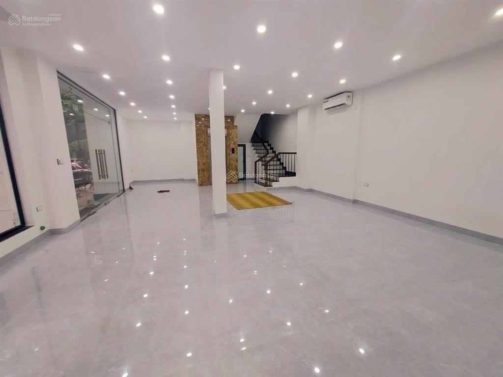 Cho thuê nhà phố khúc thừa dụ vị trí đẹp, kinh doanh đỉnh