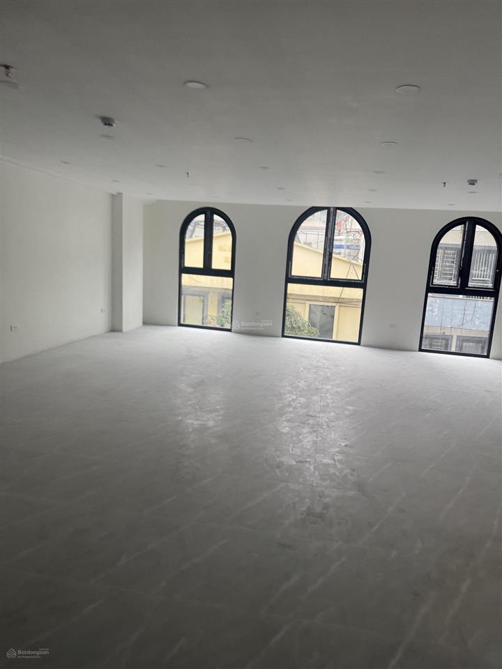 Cho thuê nhà mặt phố lò đúc  hai bà trưng
diện tích 120mx 4t +1tum
mặt tiền 7m