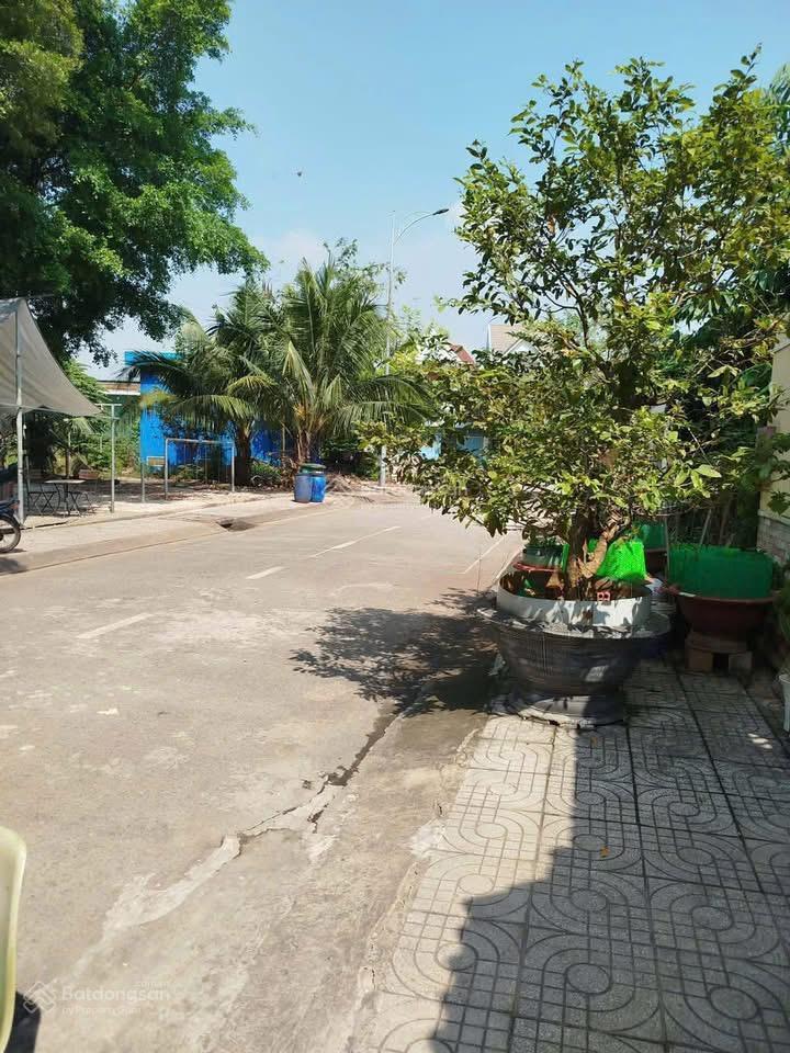 Nhà đẹp phước thiện lô biệt thự, đối diện công viên sát vinhomes