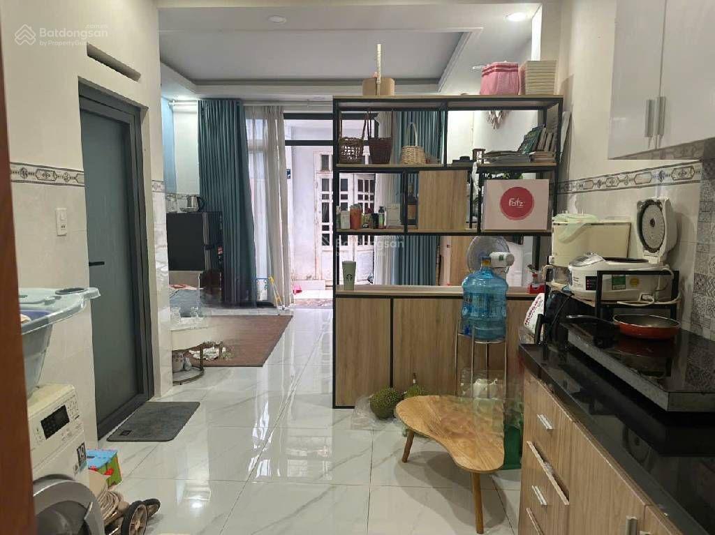 Bán nhà ngay chợ hiệp phú chỉ 3,75 tỷ nhà 2 tầng, gồm 2 phòng ngủ