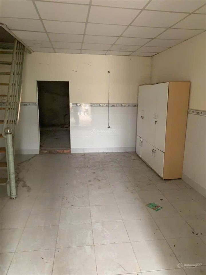 Bán nhà mặt tiền 90m đường 2 chiều, gần lê văn việt, vincom quận 9