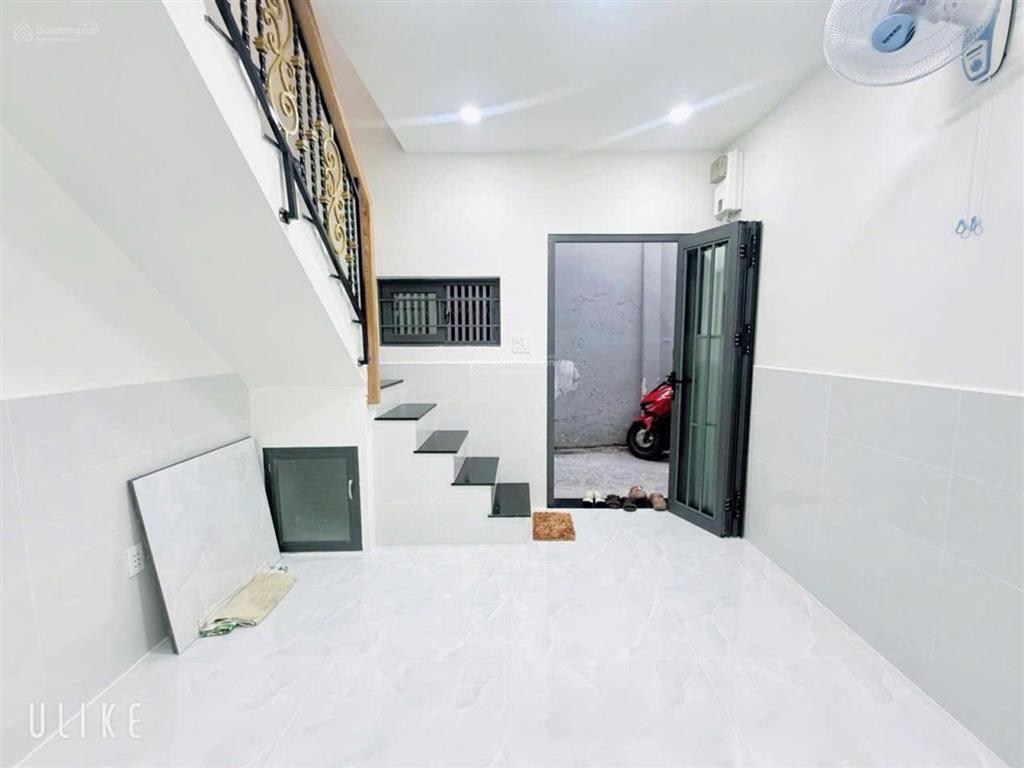 Bán nhà chỉ 1,6 tỷ nhà 2 tầng ngay trung tâm hiệp phú quận 9