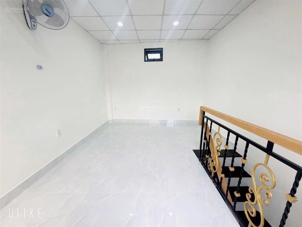 Bán nhà chỉ 1,6 tỷ nhà 2 tầng ngay trung tâm hiệp phú quận 9