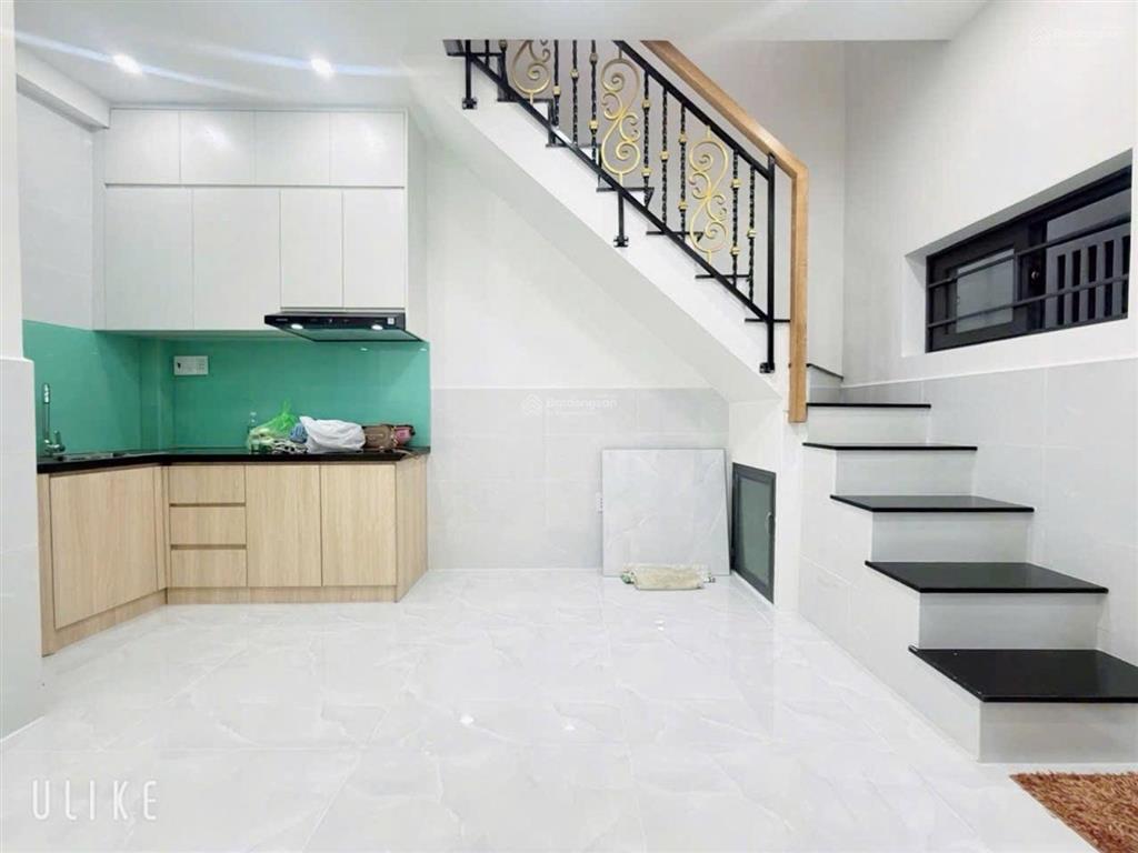 Bán nhà chỉ 1,6 tỷ nhà 2 tầng ngay trung tâm hiệp phú quận 9
