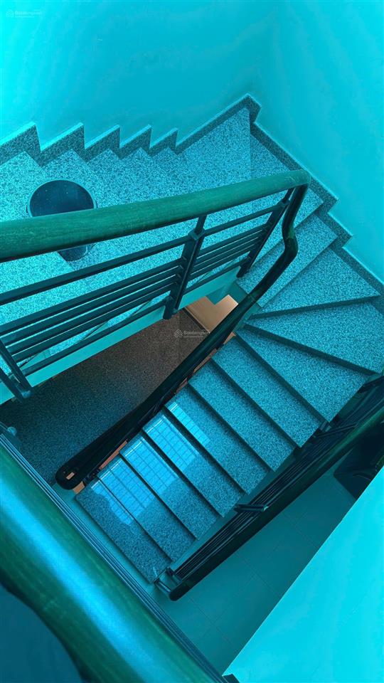 Nóng vip ngay ubnd q9 (cũ) vị trí cách 200m ra đường song hành hà nội, hẻm 6m thông