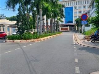 Nóng vip ngay ubnd q9 (cũ) vị trí cách 200m ra đường song hành hà nội, hẻm 6m thông
