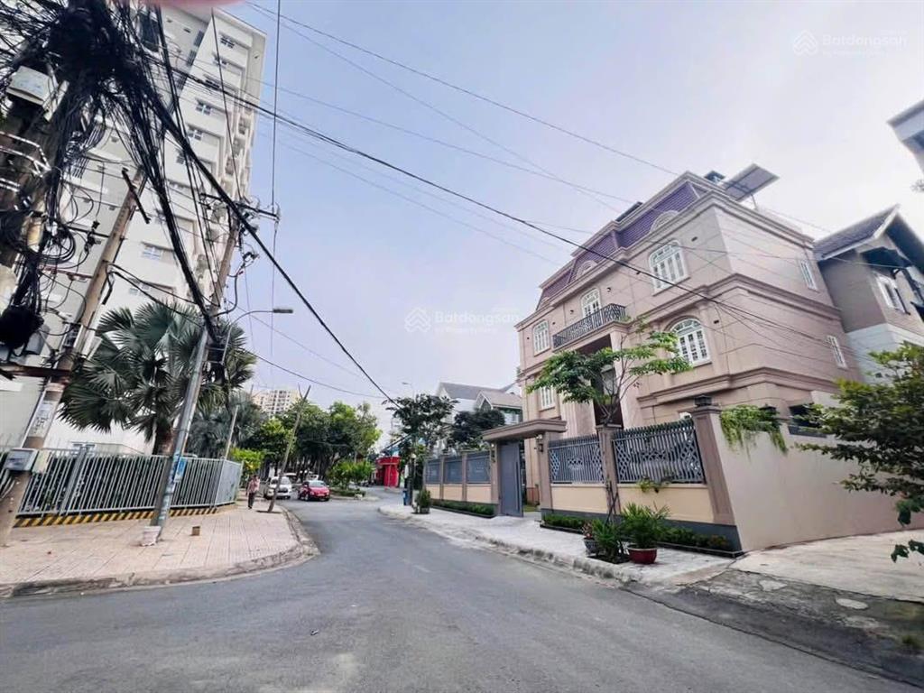 Nóng vip ngay ubnd q9 (cũ) vị trí cách 200m ra đường song hành hà nội, hẻm 6m thông