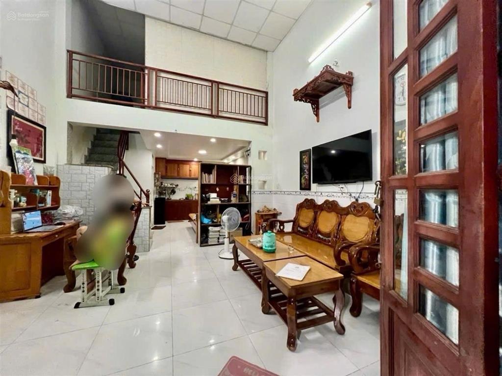 Bán nhà nhỉnh 3 tỷ ngay vinhomes quận 9 trung tâm khu dân cư