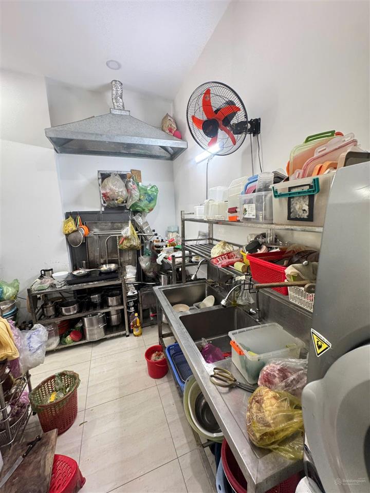 Cho thuê shophouse 8 triệu trong cụm bcons city sát làng đại học