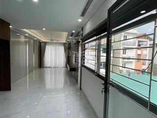 Nhà 5 tầng nguyễn văn cừ, chân cầu chương dương long biên. dt 58m2, gara ô tô, giá 12.75 tỷ