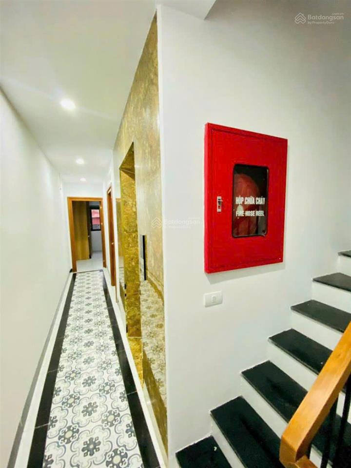 6 tầng 56m2 thang máy, ô tô vào. view công viên bệnh viện. phố bồ đề gần cầu chương dương. 14.6 tỷ