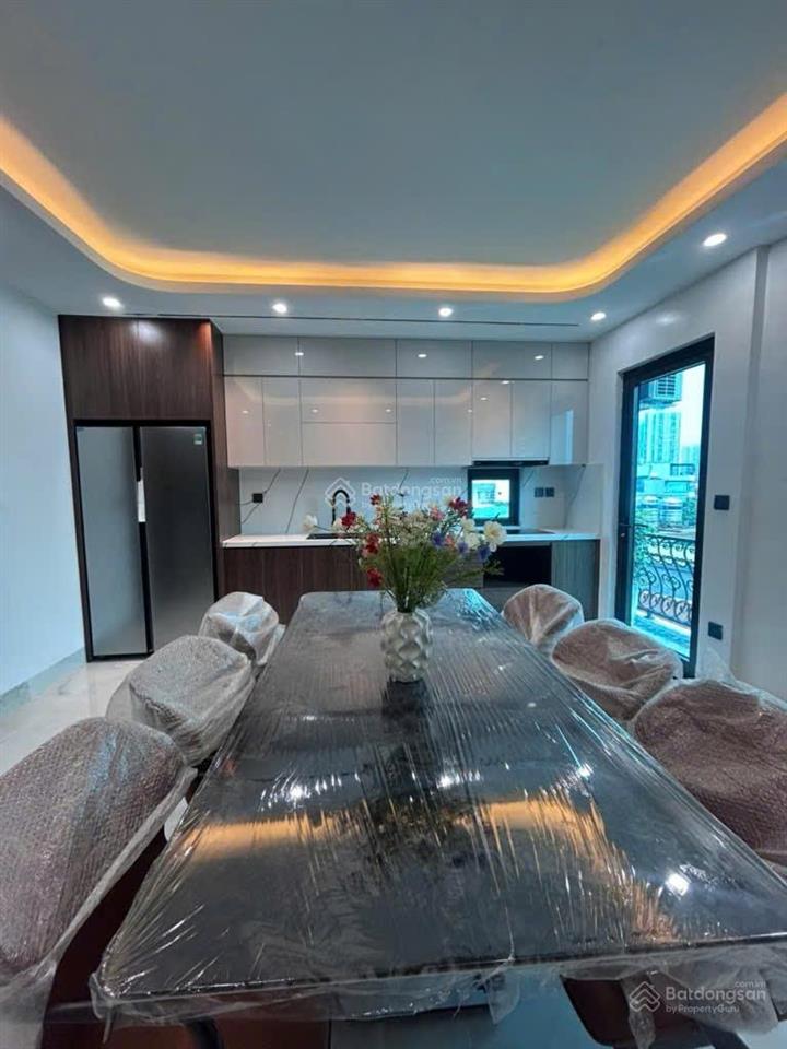 Dt 54m 7 tầng thang máy, ô tô vào, lô góc. gần trường học. phố nguyễn văn cừlong biên. 14.95 tỷ