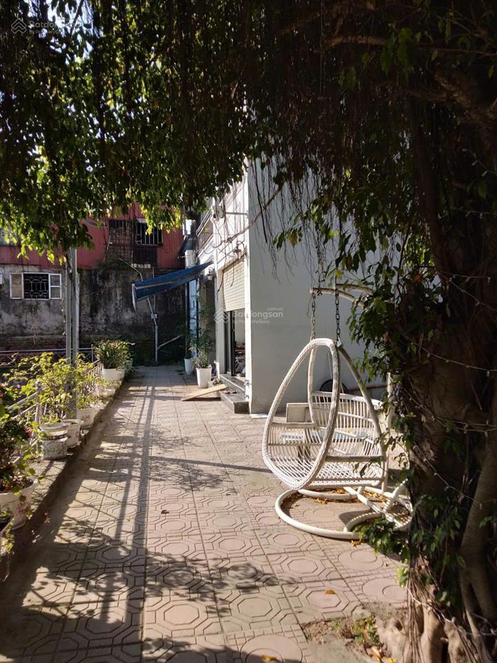 Nhà 5 tầng 60m2 ô tô tránh. ngay trường học bệnh viện, thang máy lô góc. gần cầu long biên. 14.4 tỷ