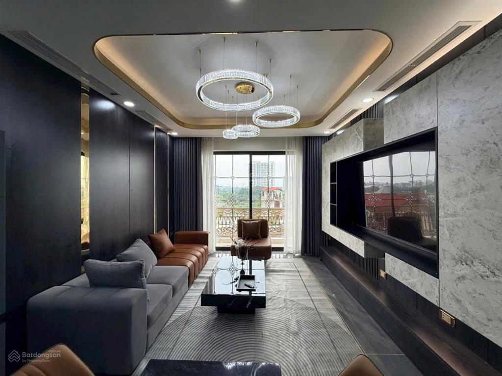 Nhà 7 tầng lô góc, ô tô vào, gần trường học, gần cầu chương dương, long biên. dt 52m2 x giá 13.8 tỷ