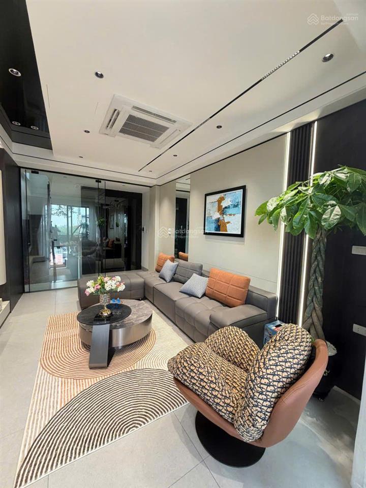 Nhà 7 tầng lô góc, ô tô vào, gần trường học, gần cầu chương dương, long biên. dt 52m2 x giá 13.8 tỷ