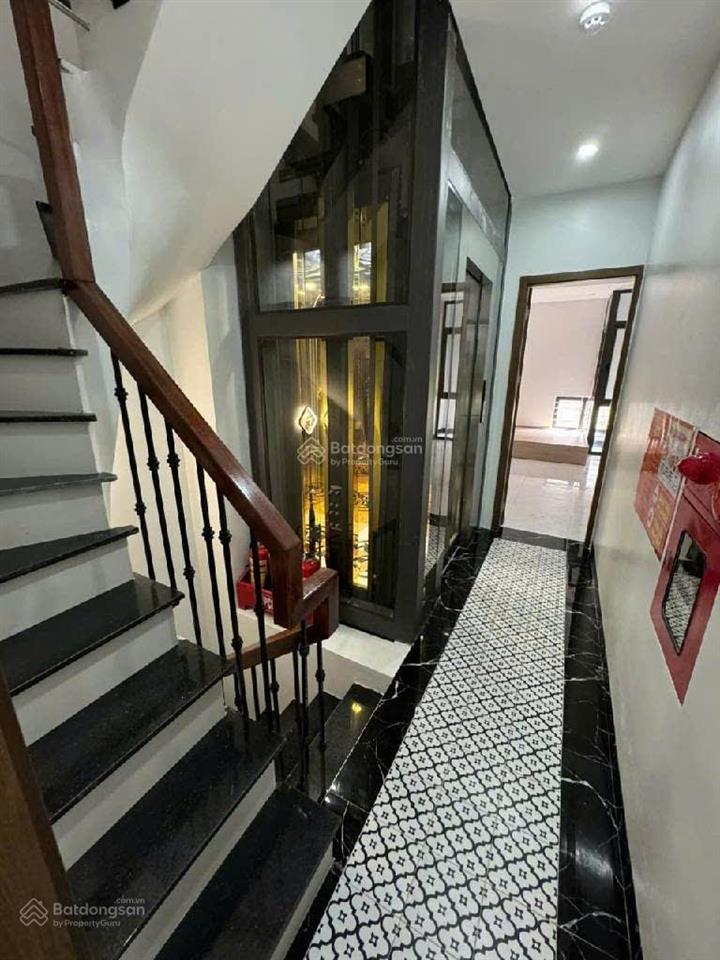 6 tầng 61m2 thang máy, lô góc, ô tô, gần trường học. phố hồng tiếnnguyễn văn cừlong biên. 15,3 tỷ