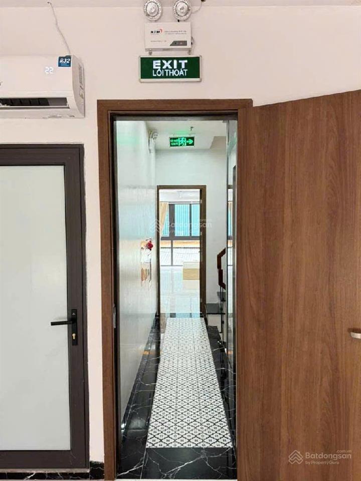 6 tầng 61m2 thang máy, lô góc, ô tô, gần trường học. phố hồng tiếnnguyễn văn cừlong biên. 15,3 tỷ
