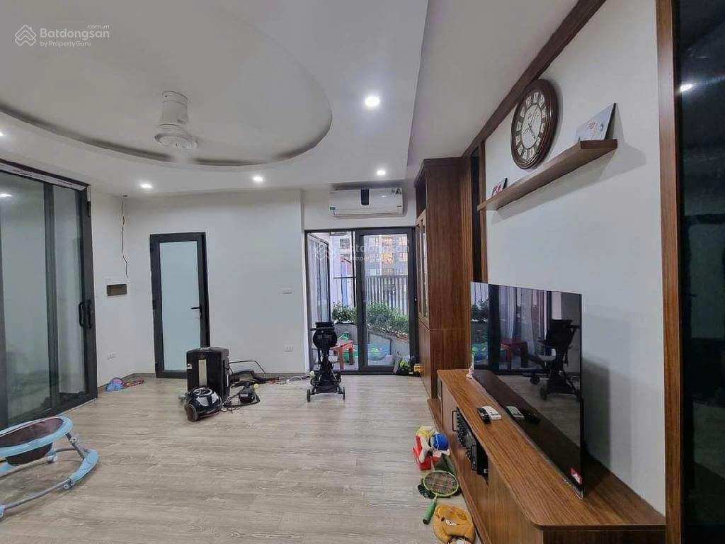 5 tầng lô góc thang máy, ô tô, gần công viên trường học. phố nguyễn văn cừlong biên. giá 14.6 tỷ