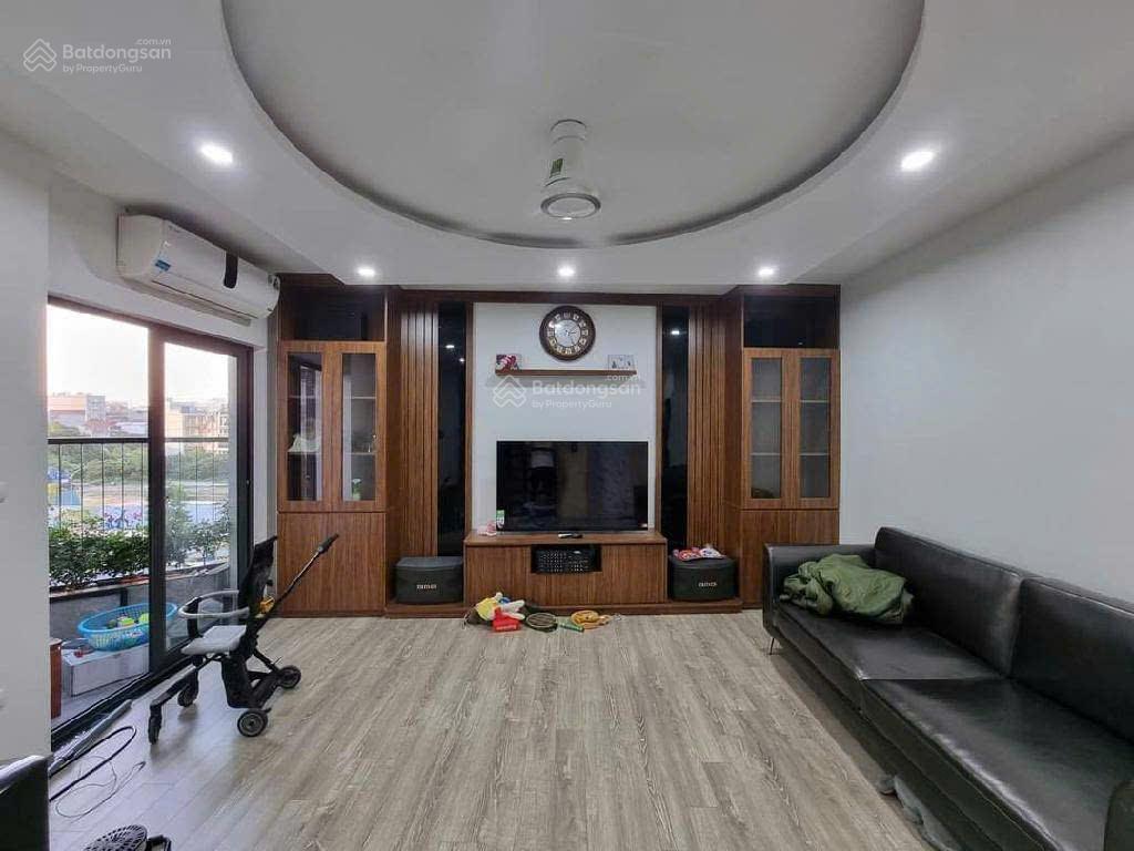 5 tầng lô góc thang máy, ô tô, gần công viên trường học. phố nguyễn văn cừlong biên. giá 14.6 tỷ