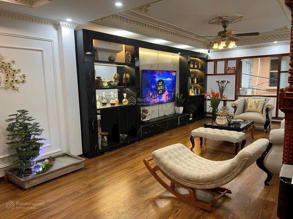 5 tầng 71m2, ô tô vào, lô góc, đường thông, gần aeon, sân golf. gần cầu vĩnh tuy long biên. 14.5 tỷ