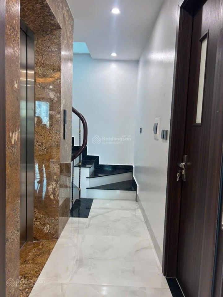 Dt 62m2, ô tô, lô góc, thang máy, gần trường học. phố hồng tiếnnguyễn văn cừlong biên. 14.8 tỷ.