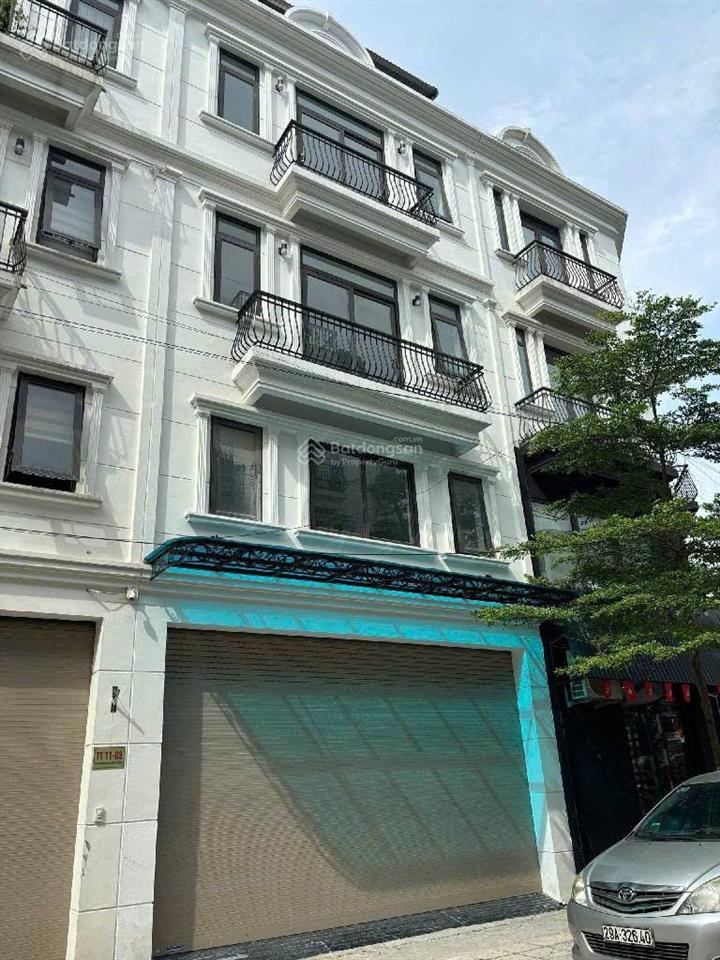 Nhà mới long biên 50m gara ô tô, thang máy, gần trường học đàm quang trungcầu vĩnh tuy. 13,8 tỷ