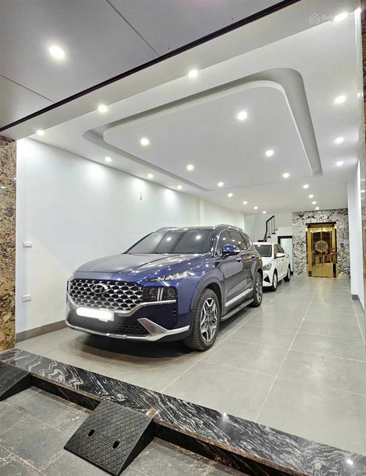 Nhà 4 tầng 100m2, ô tô vào, view hồ, thang máy. trục nguyễn văn cừ ngô gia tự long biên. 14.5 tỷ