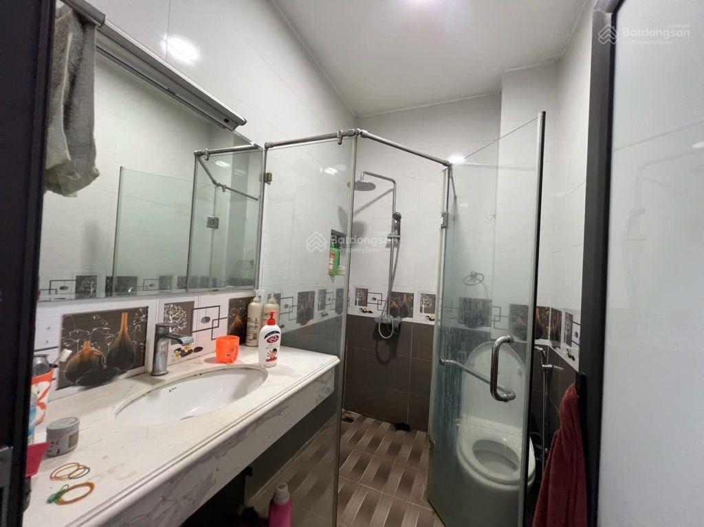 Nhà 4 tầng 100m2, ô tô vào, view hồ, thang máy. trục nguyễn văn cừ ngô gia tự long biên. 14.5 tỷ