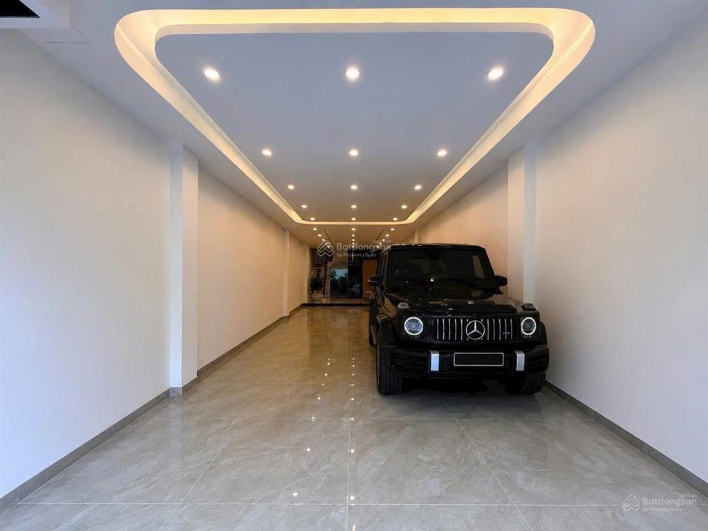 Nhà 5 tầng lô góc thang máy, ô tô thông, gần chợ trường học phố trạm cổ linh long biên. 13.8 tỷ