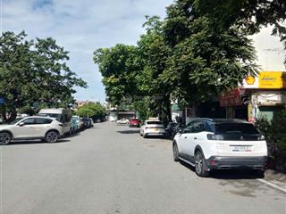 Nhà 6 tầng nguyễn văn cừcầu chương dươnglong biên. dt 68m2, lô góc ba mặt thoáng, ô tô. 17.8 tỷ