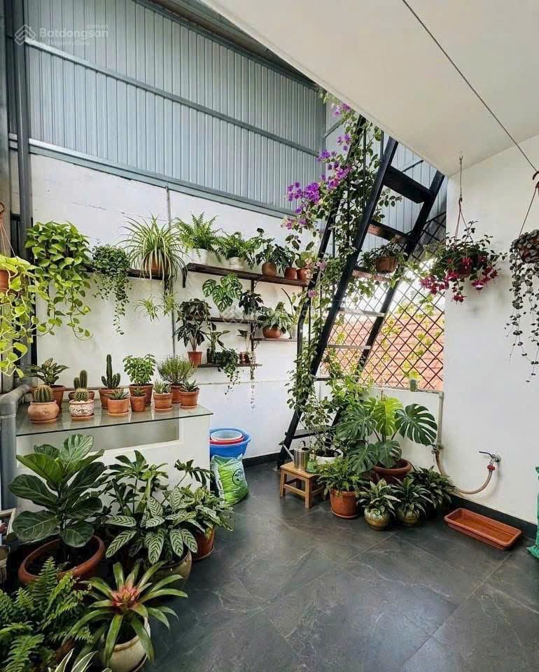 Nhà đẹp long biên. 64m x 6 tầng thang máy lô góc. gần aeon, sân golf, cầu vĩnh tuy. ô tô. 15,5 tỷ